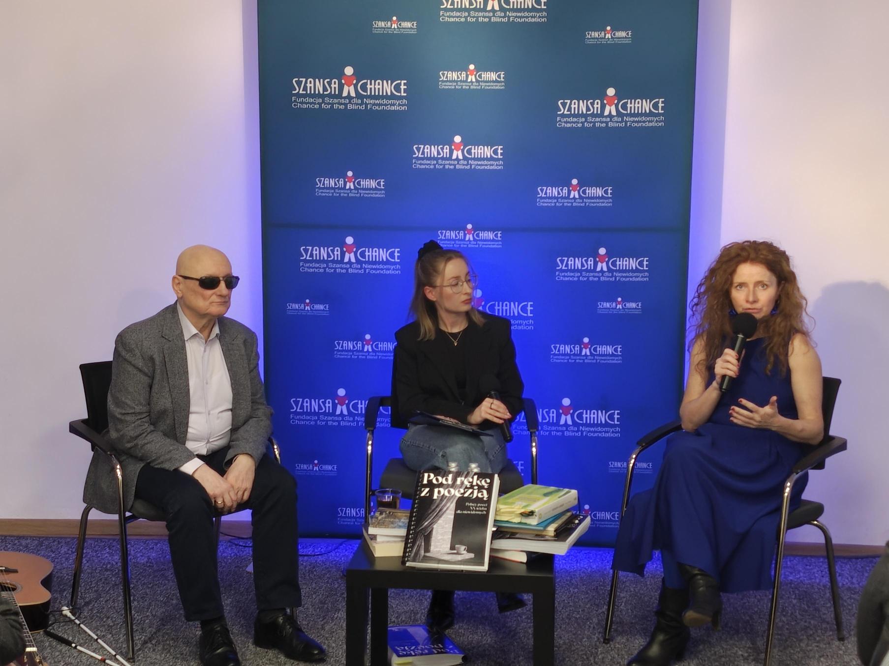 Premiera książki „Pod rękę z poezją. Polscy poeci XX wieku dla niewidomych” za nami!